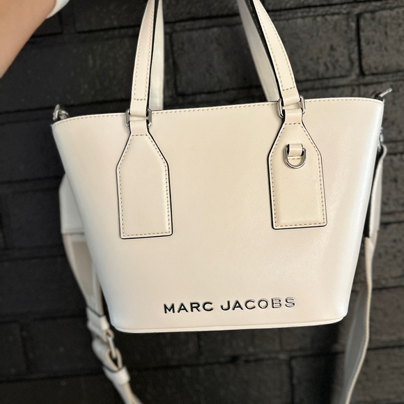 Marc Jacobs Handbags - Marc Jacobs Leather Tote Handbag Purse - NEW with Tags + Receipt 🤍